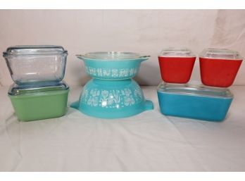 LOT 173 - VINTAGE PYREX AND KITCHENWARE