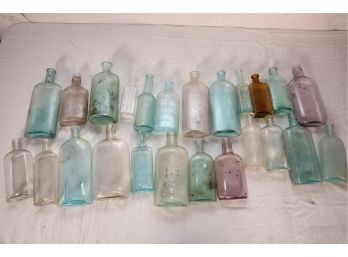 LOT 176 - ANTIQUE  BOTTLES LOT