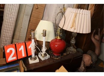 LOT 211 - LAMPS AND LAMPS SHADES LOT