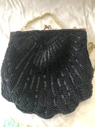 V INTAGE BEADED CLUTCH 2
