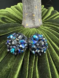 VINTAGE CLIP ON EARRINGS