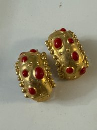 VINTAGE CLIP ON EARRINGS