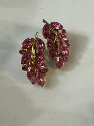 VINTAGE  RHINESTONE CLIP ON EARRINGS