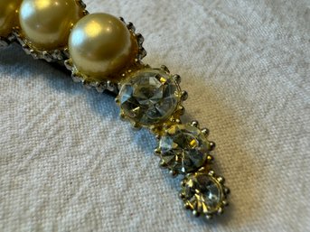 ANTIQUE BROOCH