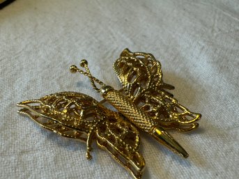 VINTAGE BROOCH