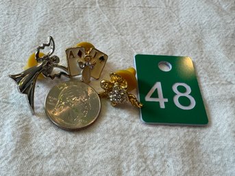 LOT OF VINTAGE PINS