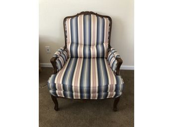 ACCENT CHAIR