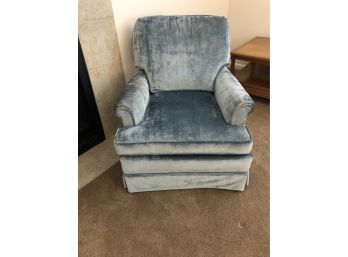 BLUE VELVET ACCENT CHAIR