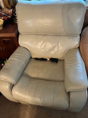 2 Leather Electric Reclining Chairs