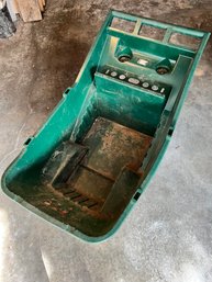 Rubbermaid Plastic Garden Wheelbarrow