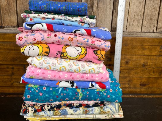 Assorted Flannel And Flannel Type Fabric See Pictures For Details
