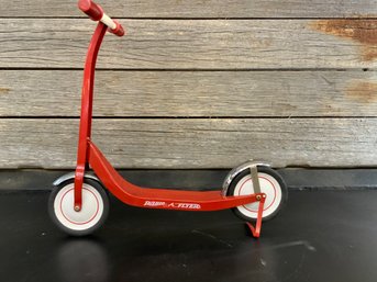Radio Flyer Scooter Toy With Kick Stand 12' X 13'