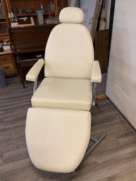 Esthetician Chair In Excellent Condition Fully Functional