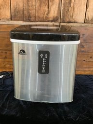 Igloo Ice Maker New No Box Tested Operational 15' High 15' Deep 12' Wide