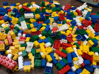 Mega Blocks In Container 2.70 Pounds