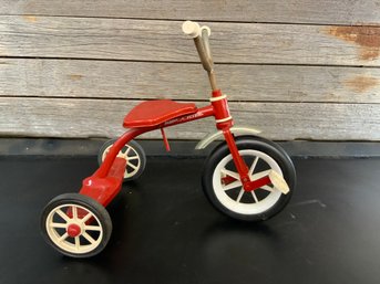 Radio Flyer Toy Tricycle 12' X 14'