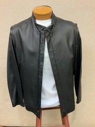 Men's Remy Leather Jacket With Removable Sleeves Size 40 No Stains Rips Or Discoloration