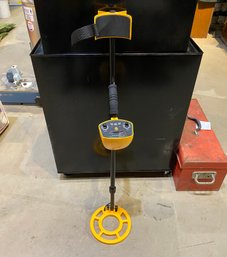 Metal Detector By Tool Guards