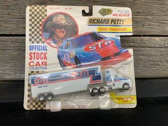 Richard Petty Die Cast Official Stock Car Collection Team Transport And Car