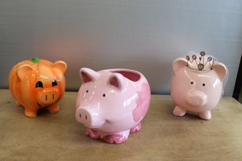 3 Little Piggy Lot 2 Banks And 1 Planter
