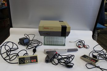 Nintendo Entertainment System With 2 Controllers And 1 Zapper