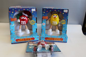 M & M Lot: Talking Animated Christmas Candy Dishes And Radioshack Exclusive Mini Radio With Headphones