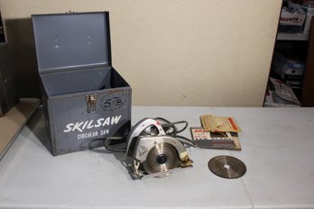 Skilsaw 5 7/8th Saw Blade 8 Amp Saw Runs Excellent In Original Box