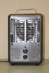 Utilitech Heater Two Heat Settings With Fan 15' X 9 1/2'