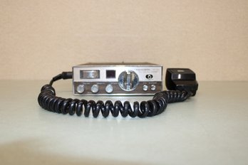 Realistic TRC-424 40CH Citizens Band Transceiver