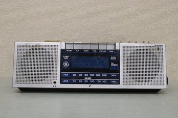 GE Stereo Cassette Clock Radio Model: 7-4965A