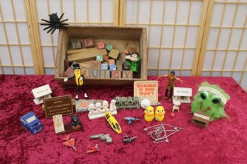 Vintage Mixed Toy Fun Lot Box Included Working Toy Derringer