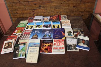 Huge Lot Of Shakespeare 26 Paperbacks And 3 Handcovers Most In Brand New Condition 29 Books In All