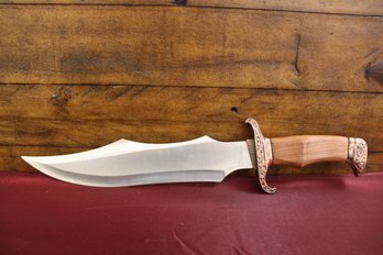 Frost Cutlery Flying Falcon Dagger With Scabbard 15' Total Length 10' Blade
