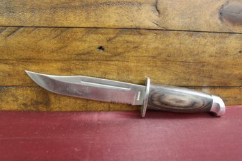 Deer Hunter Stainless Steel Blade With Scabbard And Box 10' Total Length 5 1/2' Blade