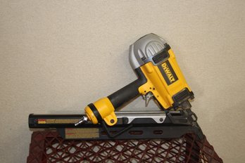 DeWalt Framing Nailer In Immaculate Condition Used Once Model D51825