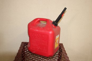 5 Gallon Gas Can With Nozzle In Excellent Condition