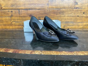 Black Satin Pumps With Bows And Rhinestone Details Size 8