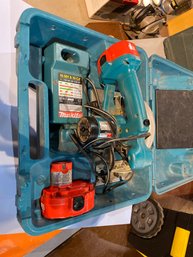 Makita Rechargeable Circular Saw In Blow Mold Case