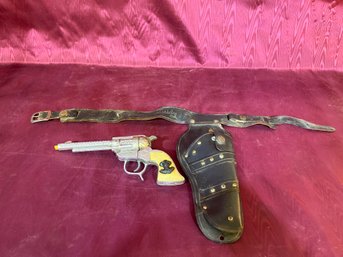 HopAlong Cassidy Leather Holster And Cap Gun
