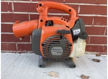 Husqvarna 125B Leaf Blower, 28cc