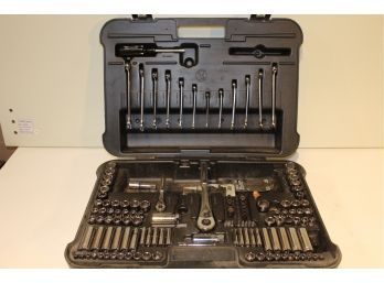 Craftsman 155 Piece Mechanic's Set In Very Good Condition MISSING 3/8 Ratchet, 3/8 Extension, 34 Deep Socket,