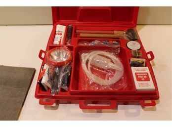 Ride-Away Emergency Auto Kit Complete With Emergency Coin Case Flares Tools And Light VINTAGE