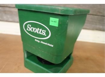 Scott's Easy Hand Held Seeder