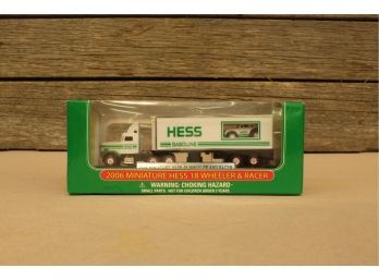 2000 Hess Mini 18 Wheeler & Racer