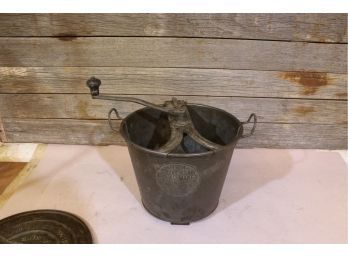 Antique Bread Maker Universal Bread Maker No. 4