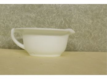 Anchor Hocking Vitrock Flower Trim White Milk Glass Gravy Boat 5 1/2' X 2 1/2'