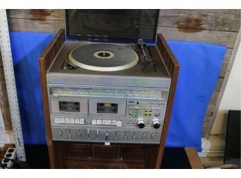 REI Series RS64 Stereo Phonograph, AM/FM, Dual Cassette, Graphic Equalizer, Tested Operational