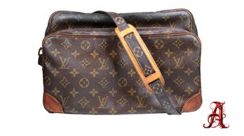 Louis Vuitton Nile Leather Crossbody Bag Monogram Purse Shoulder Bag Authentic LV