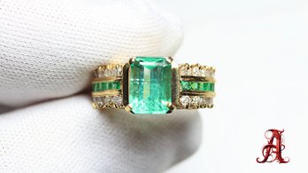 EMERALD AND DIAMOND RING 18k Gold 2.51CTW, 5.23 GRAMS GEMSTONE FINE JEWELRY BAND