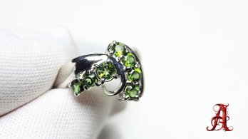 PLATINUM Green Tourmaline RING PT900 0.80CTW,  4.9 GRAMS, NATURAL CLUSTER SI GEMSTONE FINE JEWELRY DIAMONDS